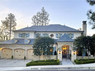 7 Oakmont Ln
