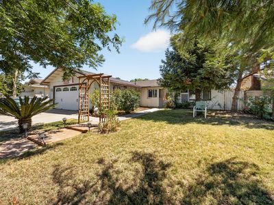 925 W Maple Avenue
