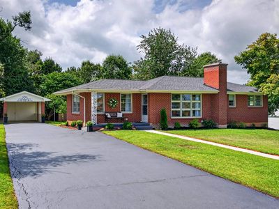 Property at 107 Roseland Dr, Christiansburg, VA