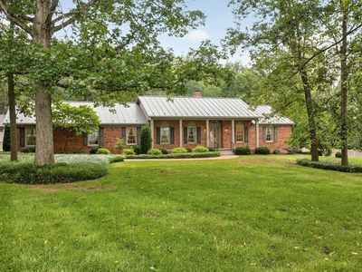 8798 Centerville Rd