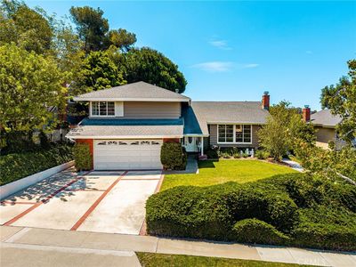 1877 Swan Cir