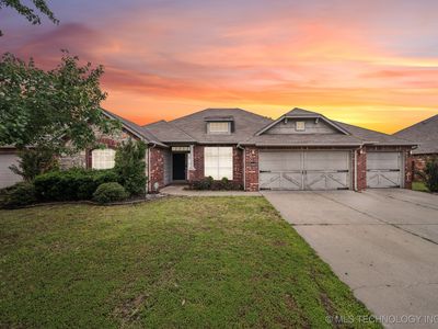 3952 S 211th East Ave