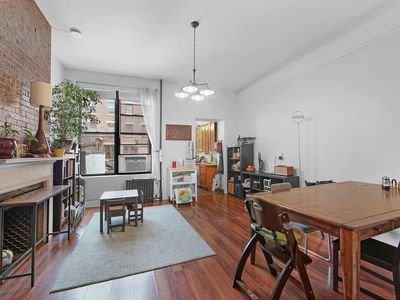 209 W 138th St