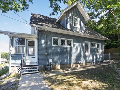 215 Franklin Ave