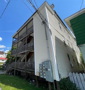 100 Pine Street