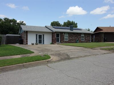 2042 W Toledo St