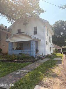 323 Maple Ln