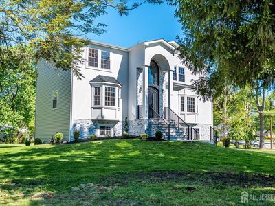 22 Mary Ellen Dr