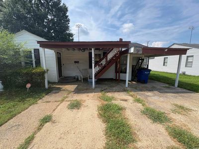 905 Cedar St