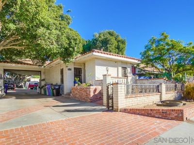 215-217 Willie James Jones Ave