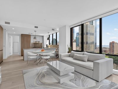 155 Bay St Unit 1707