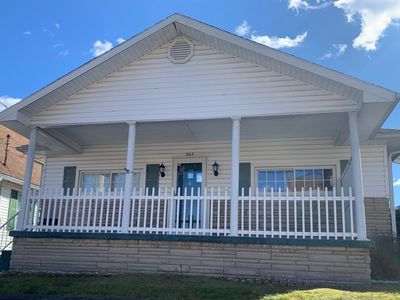207 Highland Ave