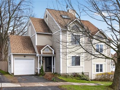 Property at 208 Oak St, Syracuse, NY