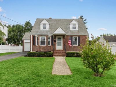 10 Maywood Avenue
