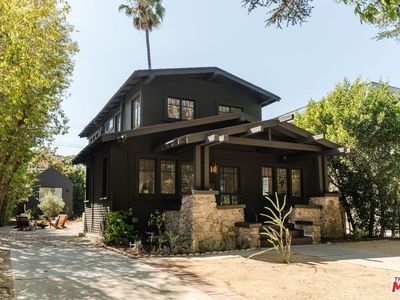 637 N Mariposa Ave