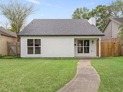 2 Sandelwood Trl