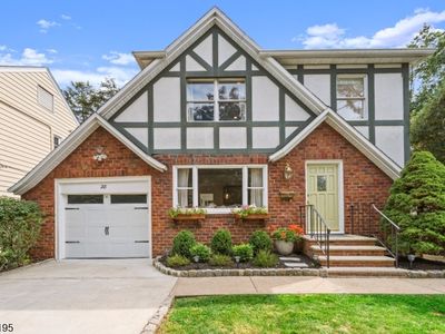28 Mountain Ave