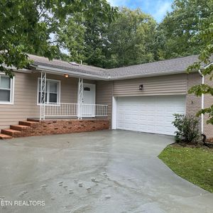 111 Eagle Ln