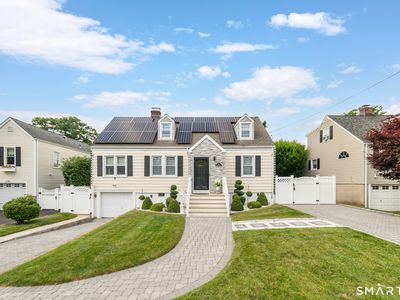 18 Fairlea Avenue