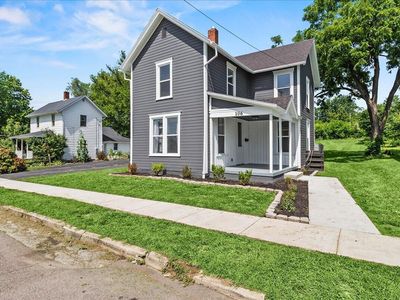 106 W Race St