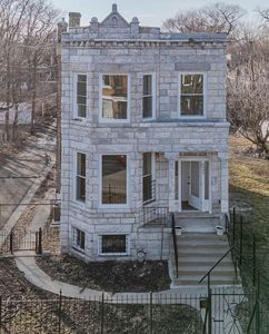 6042 S Marshfield Ave