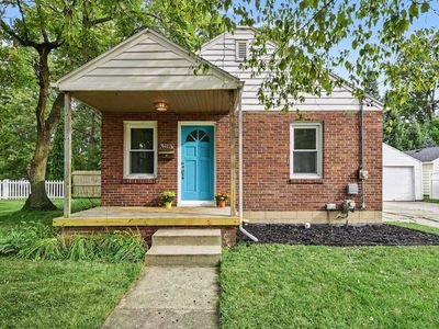 402 W Sugnet Rd