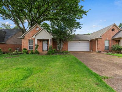 Property at 2749 Colonial Towers Dr, Cordova, TN
