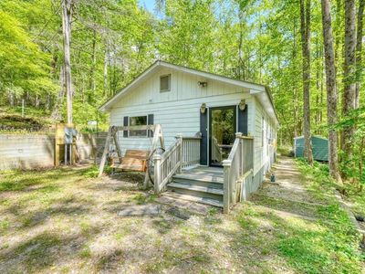 647 Happy Hollow Cir