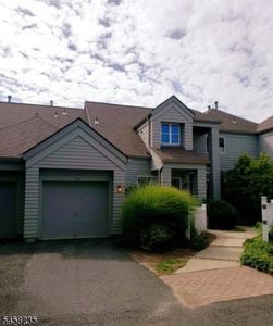 Property at 19 Windsor Ct BLDG 13 #19, Hamburg, NJ