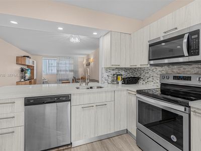 609 NE 14th Ave APT 603
