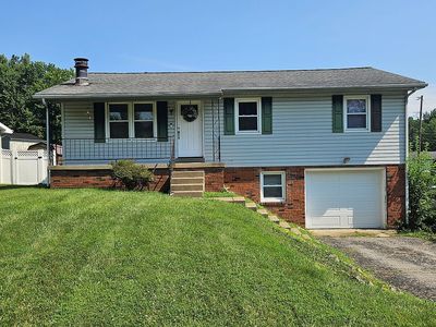 Property at 7400 Acorn Dr, Newburgh, IN