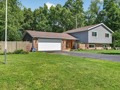 Property at 13837 Beaver Dr, Roscoe, IL