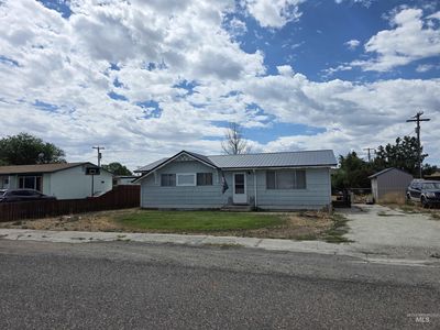 917 16th Dr