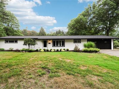 Property at 8559 Beacon Hill Dr, Chagrin Falls, OH