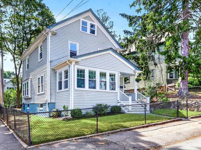 31 Greenhood St