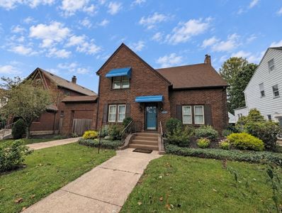 629 Kahkwa Blvd