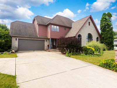 Property at 15700 Pine Rd, Oak Forest, IL