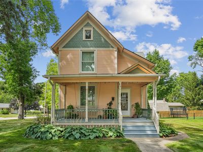 Property at 617 7th St NW, Mount Vernon, IA