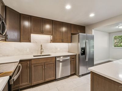 3725 S Gekeler Ln APT 52