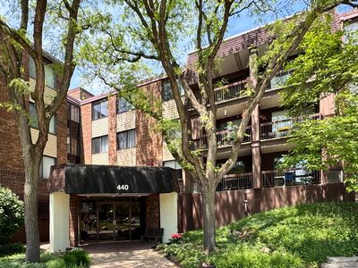 440 Raintree Ct Unit 3G