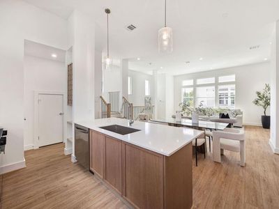 1713 Mary St