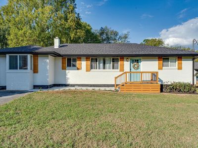 3221 Mountain View Dr