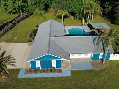 245 Country Circle Dr E