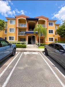 20930 SW 87th Ave APT 207