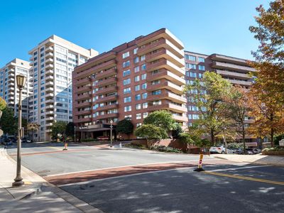 4550 N Park Ave APT 610
