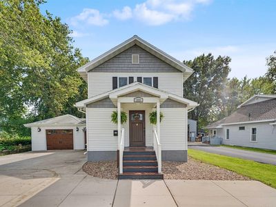 309 6th St SE