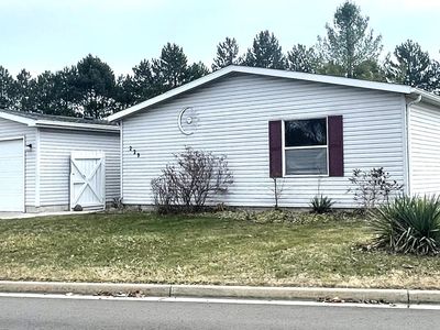 229 Cadgewith Blvd E