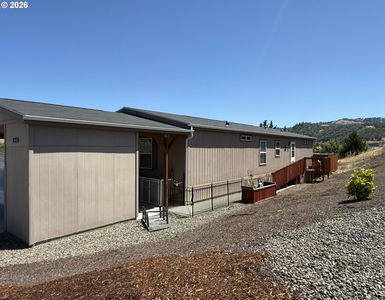 225 Nestucca Ln