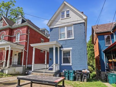 2661 Bellevue Ave