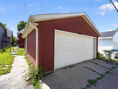 4552 N 38th STREET